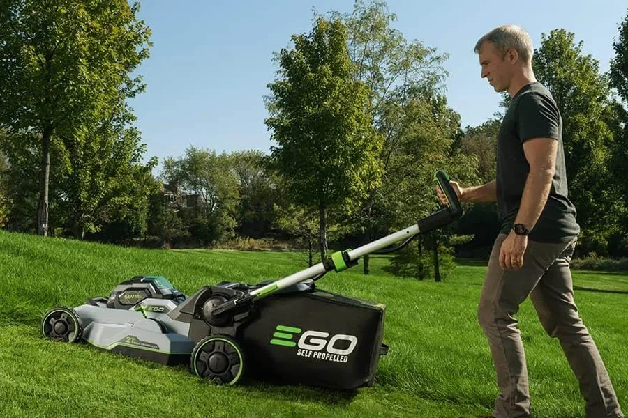 cordless self propelled electric lawn mowers